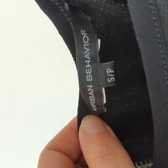 Black bodycon dress - Picture 3 of 4